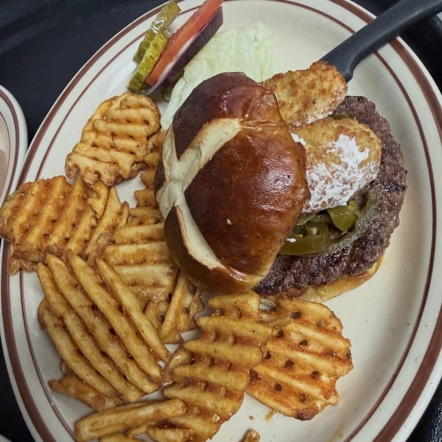 Jalapeño Poppers Burger.